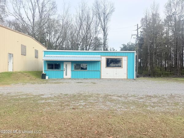 2001 Highway 332 , Grenada, MS 38901