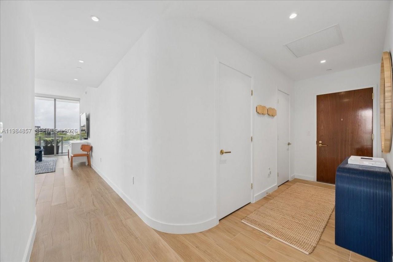 2678 Tigertail Ave , Unit 501, Miami, FL 33133 Photo