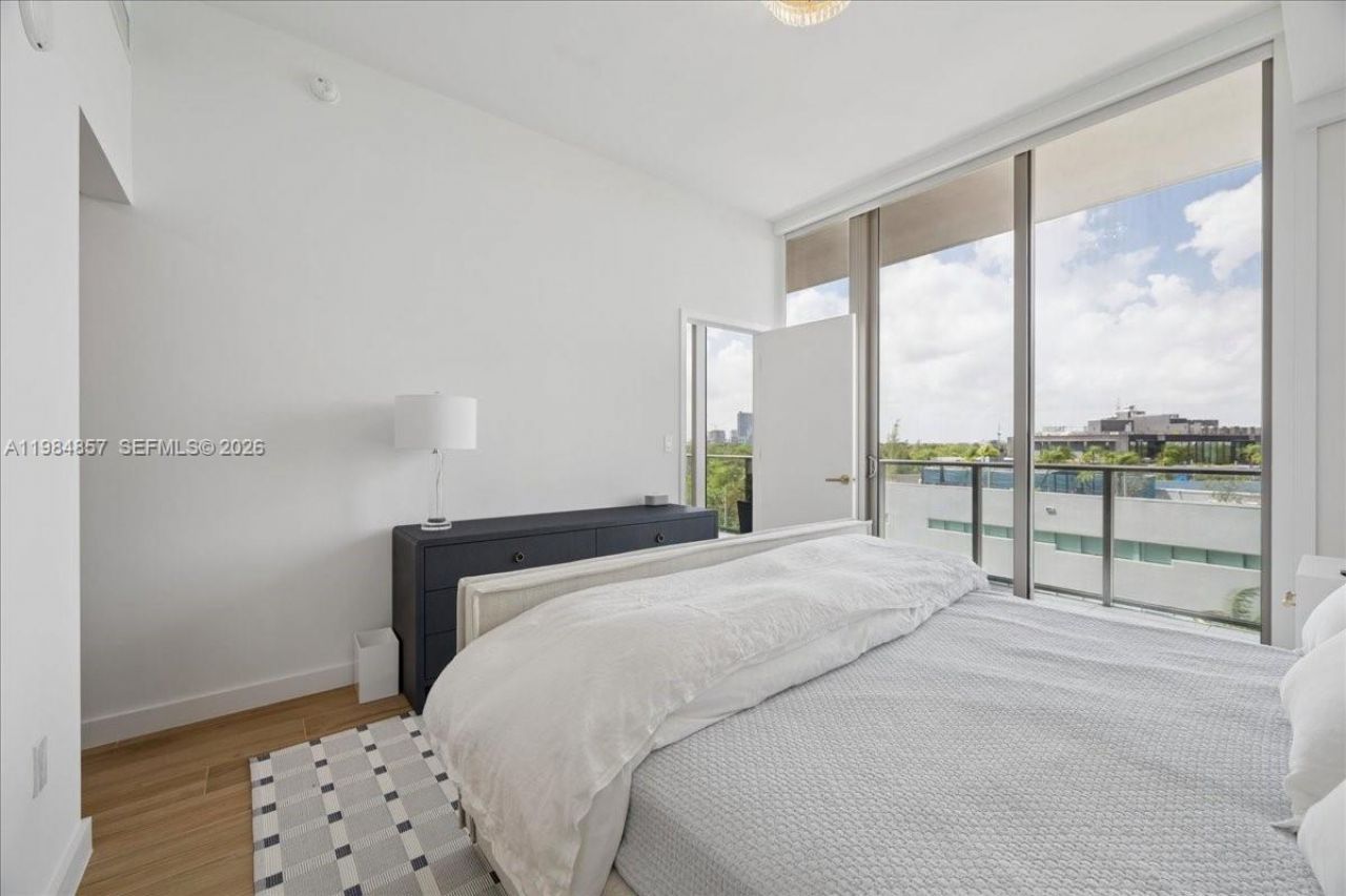 2678 Tigertail Ave , Unit 501, Miami, FL 33133 Photo