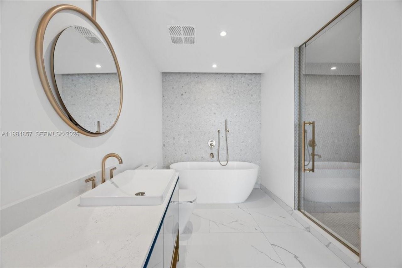 2678 Tigertail Ave , Unit 501, Miami, FL 33133 Photo