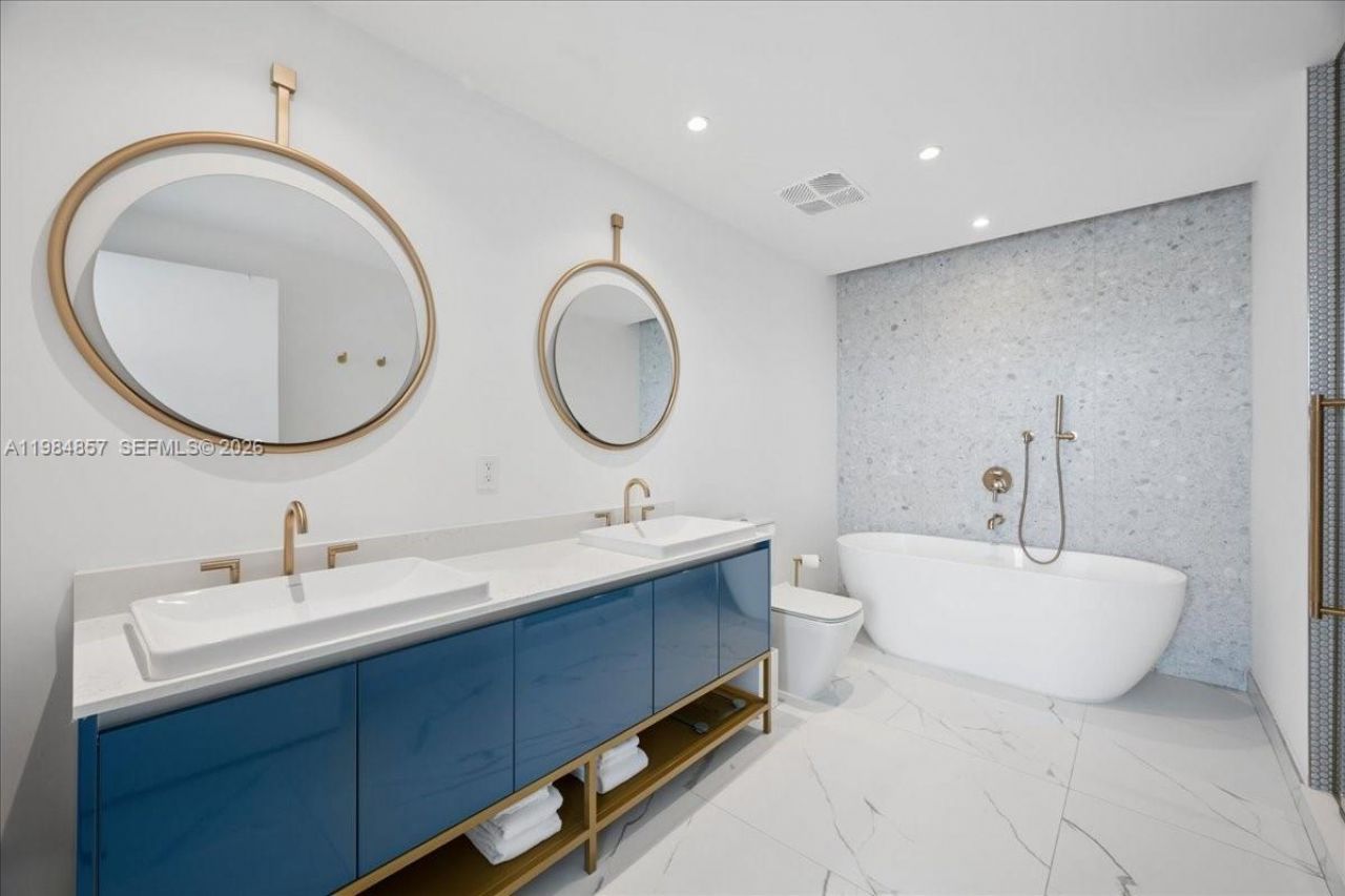 2678 Tigertail Ave , Unit 501, Miami, FL 33133 Photo