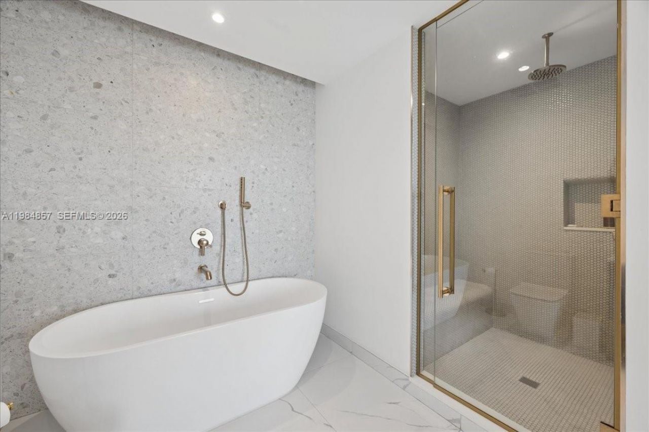 2678 Tigertail Ave , Unit 501, Miami, FL 33133 Photo