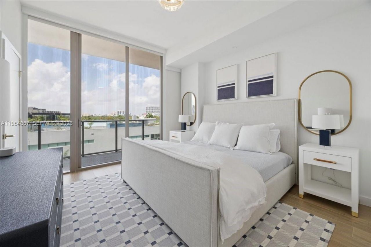 2678 Tigertail Ave , Unit 501, Miami, FL 33133 Photo