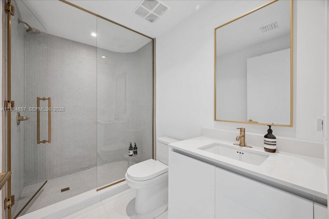 2678 Tigertail Ave , Unit 501, Miami, FL 33133 Photo