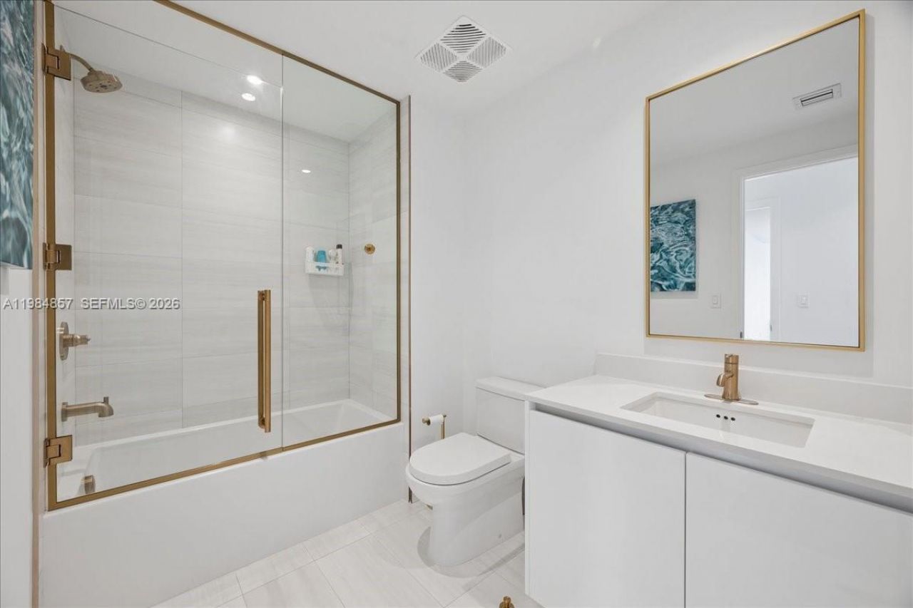 2678 Tigertail Ave , Unit 501, Miami, FL 33133 Photo