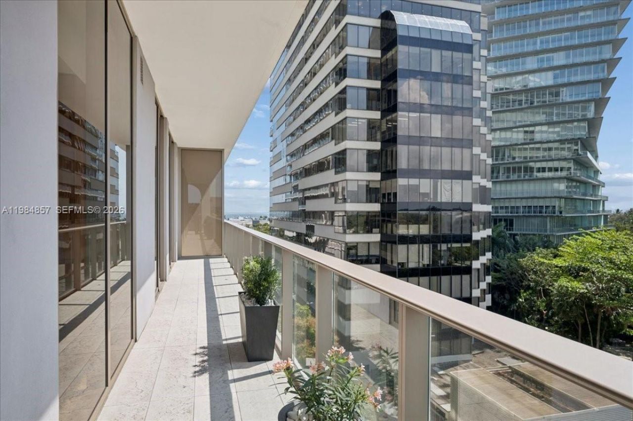 2678 Tigertail Ave , Unit 501, Miami, FL 33133 Photo