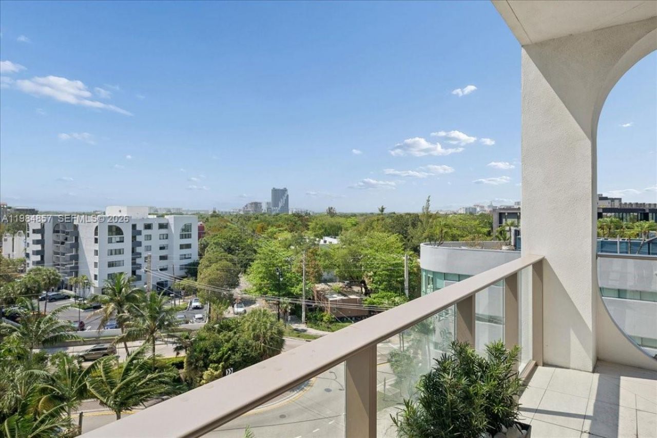 2678 Tigertail Ave , Unit 501, Miami, FL 33133 Photo