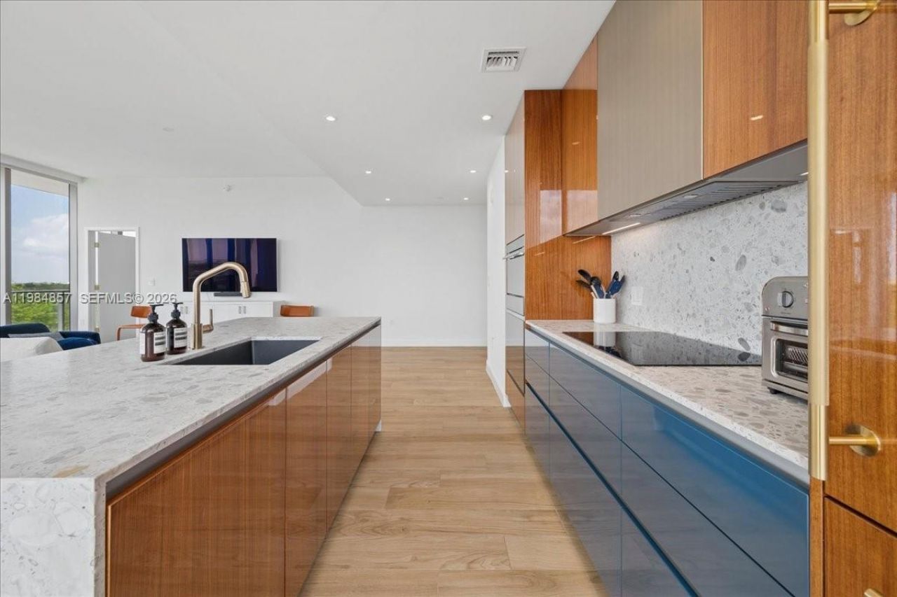 2678 Tigertail Ave , Unit 501, Miami, FL 33133 Photo