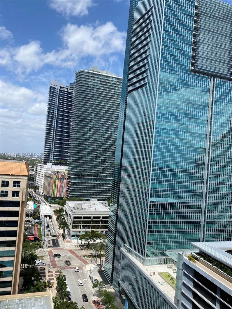 170 SE 14 Street , Unit 2207, Miami, FL 33131 Photo