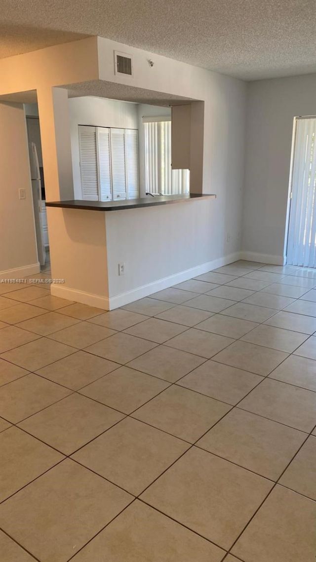 155 NW 96th Ter, Unit 2-201, Pembroke Pines, FL 33024 Photo