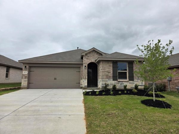 1914 CHEROKEE Lane, Cleburne, TX 76033