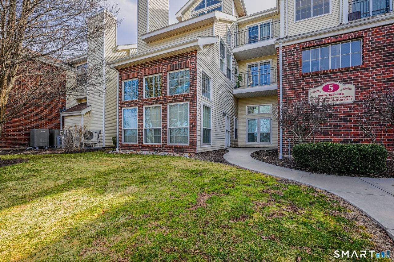 133 Carriage Crossing, Unit 133, Middletown, CT 06457 Main Photo