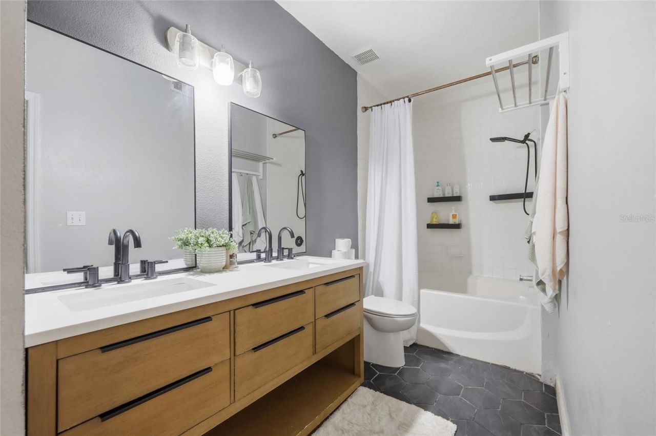 5518 Metrowest Boulevard , Unit 11-104, Orlando, FL 32811 Photo