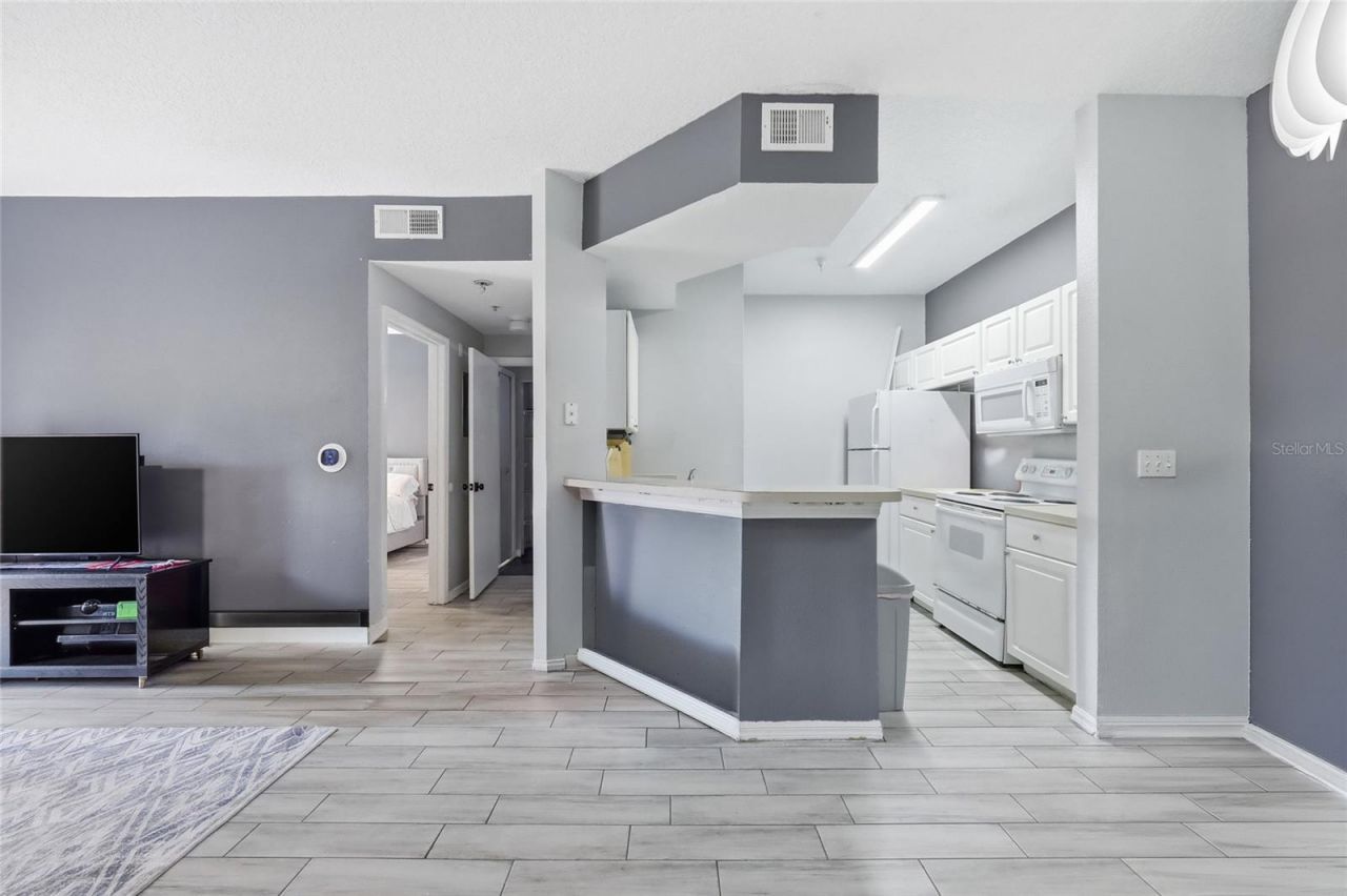 5518 Metrowest Boulevard , Unit 11-104, Orlando, FL 32811 Photo