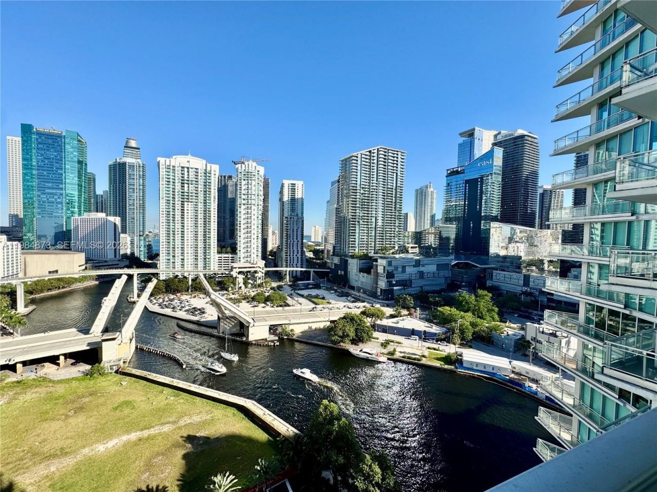 92 SW 3rd St , Unit 2112, Miami, FL 33130 Photo