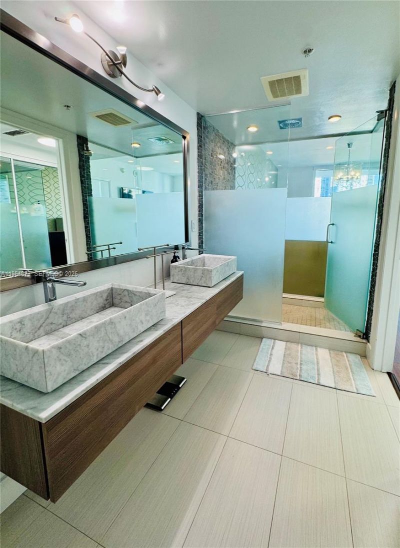 92 SW 3rd St , Unit 2112, Miami, FL 33130 Photo