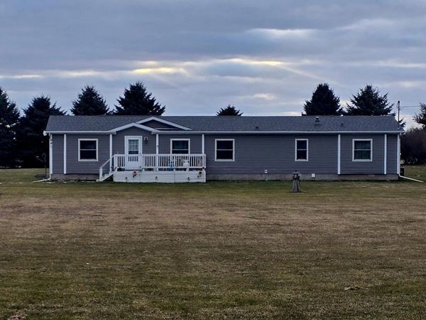 841 N Warren Road, Ovid, MI 48866