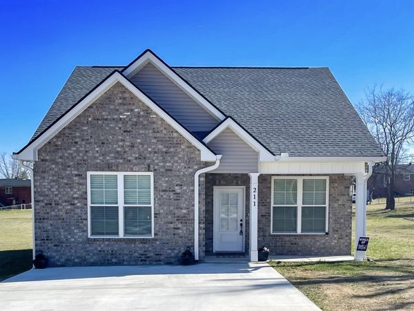 211 Lagoon Dr , McMinnville, TN 37110