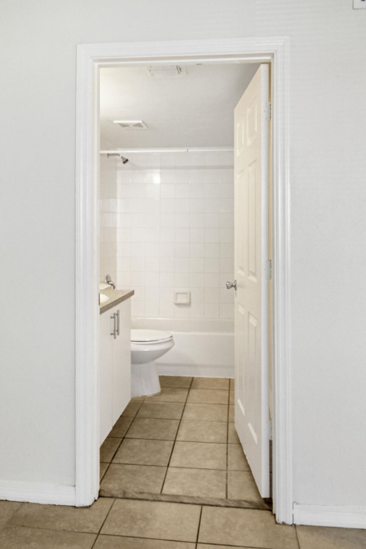 5065 Wiles Road, Unit 307, Coconut Creek, FL 33073 Photo