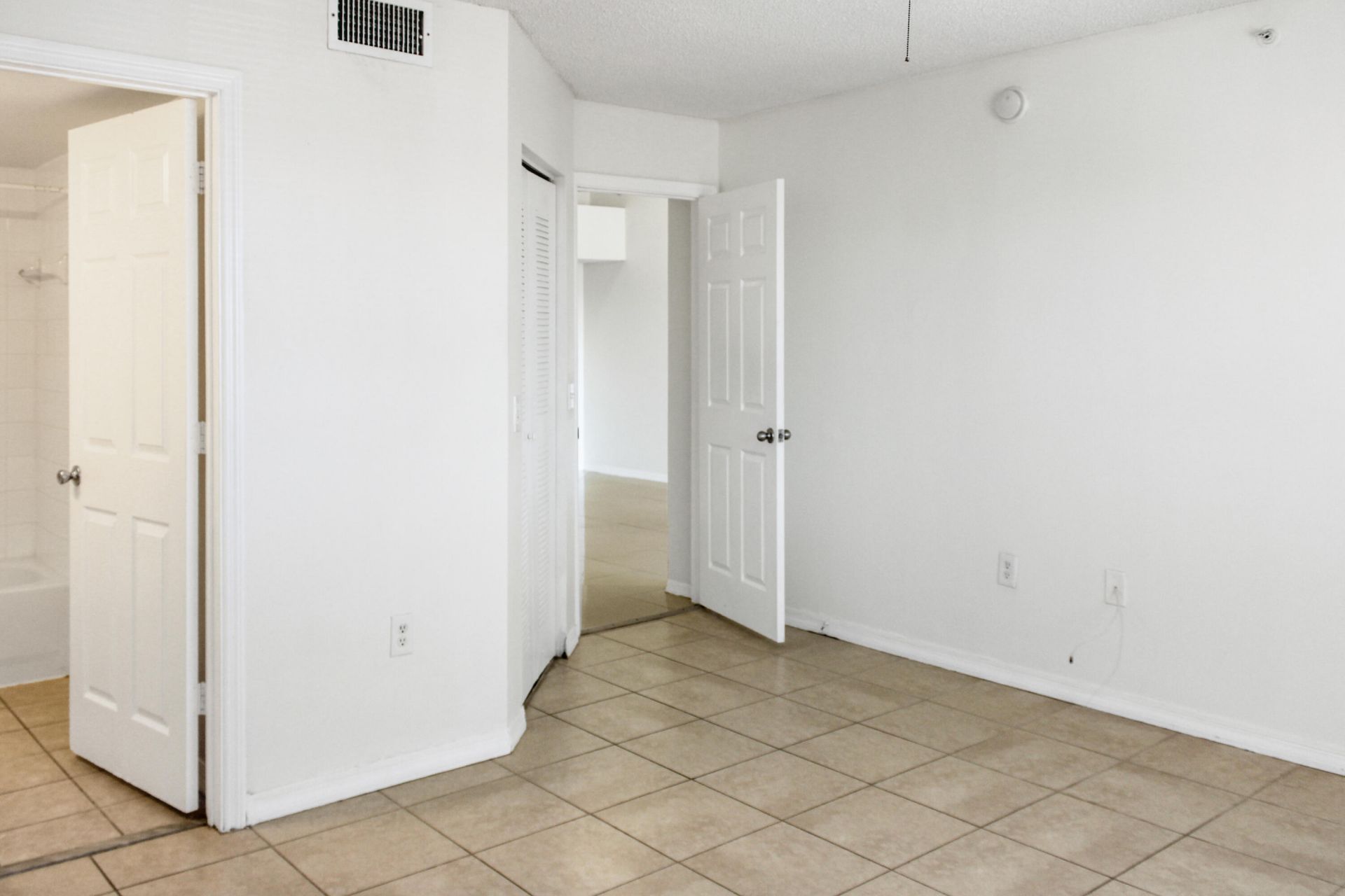 5065 Wiles Road, Unit 307, Coconut Creek, FL 33073 Photo