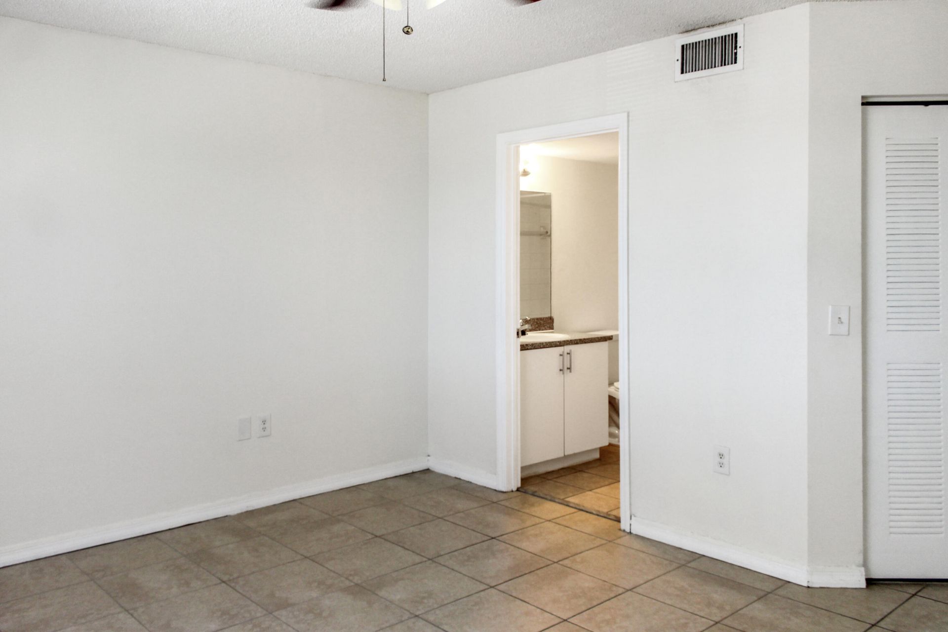 5065 Wiles Road, Unit 307, Coconut Creek, FL 33073 Photo