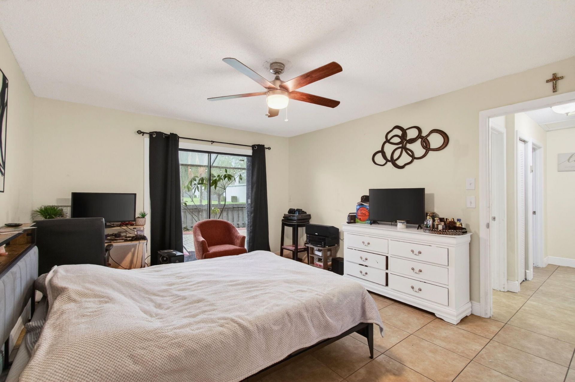 1057 Summit Trail Circle, Unit B, West Palm Beach, FL 33415 Photo