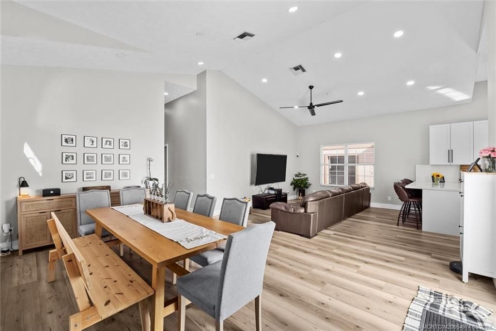 561 Nettles Boulevard, Jensen Beach, FL 34957 Photo