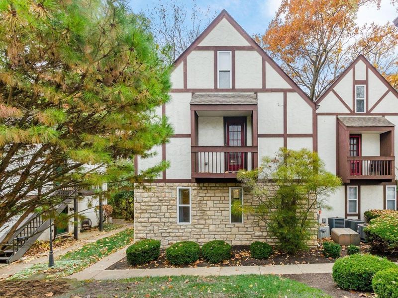 1585 Arlington Avenue, Unit 1585A, Columbus, OH 43212 Photo 2