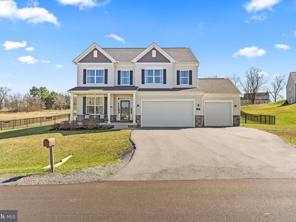 119 SUSSEX DRIVE, FALLING WATERS, WV 25419