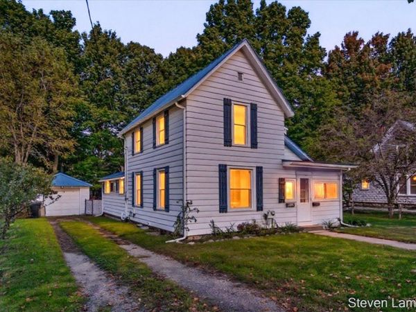 413 E Madison Street, Hastings, MI 49058