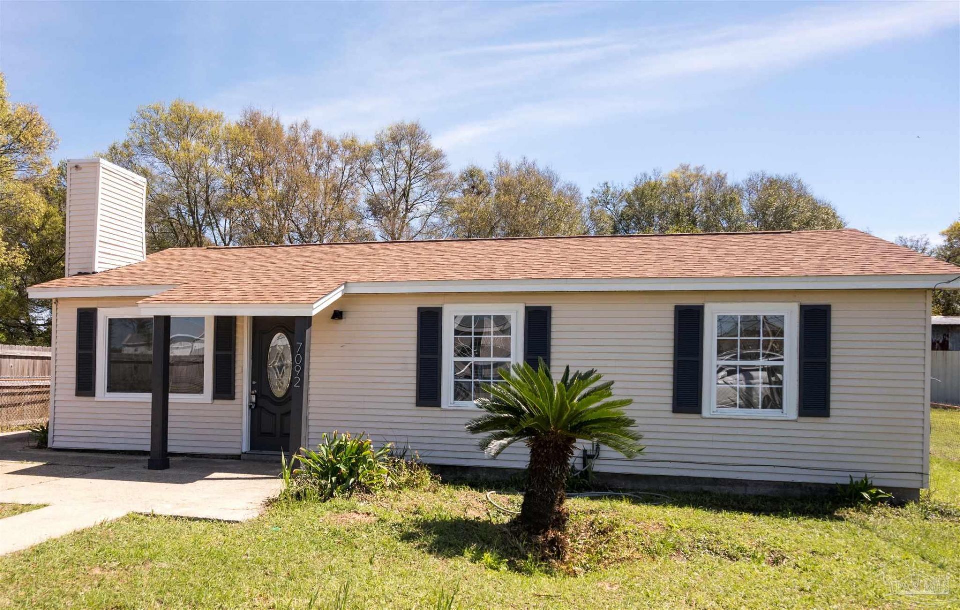 7092 Apple St, Pensacola, FL 32503 Main Photo