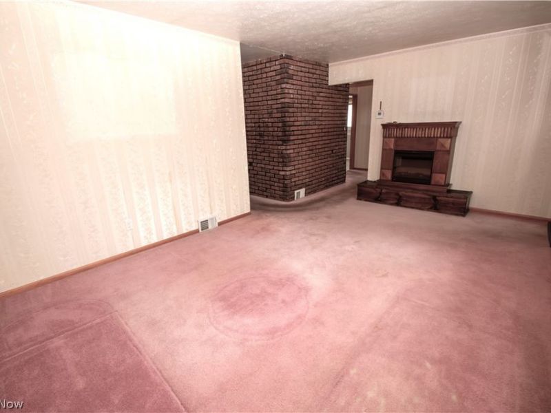 6448 Delores Boulevard, Brook Park, OH 44142 Photo 9