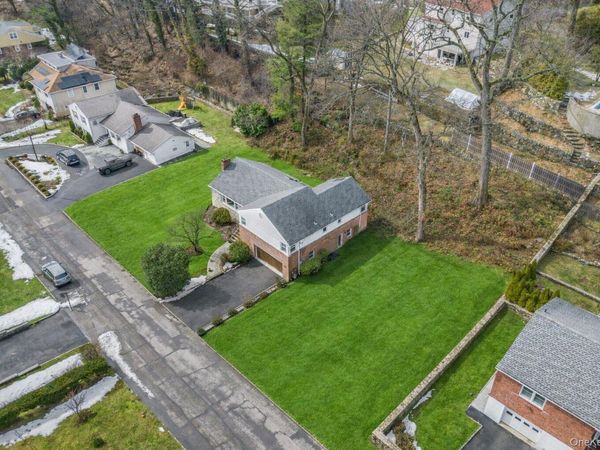 61 Devon Road, Bronxville, NY 10708