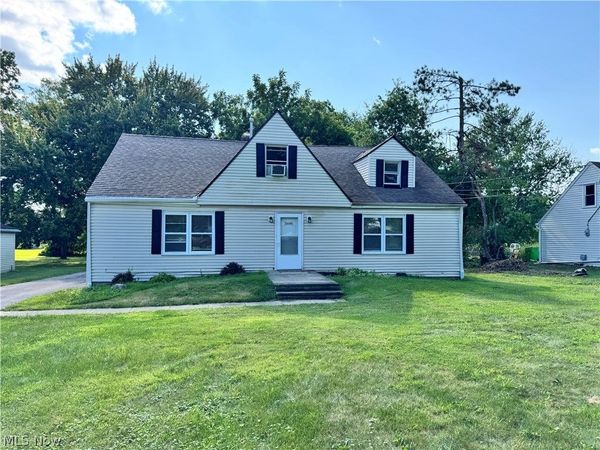 5696 Columbia Drive , Bedford Heights, OH 44146