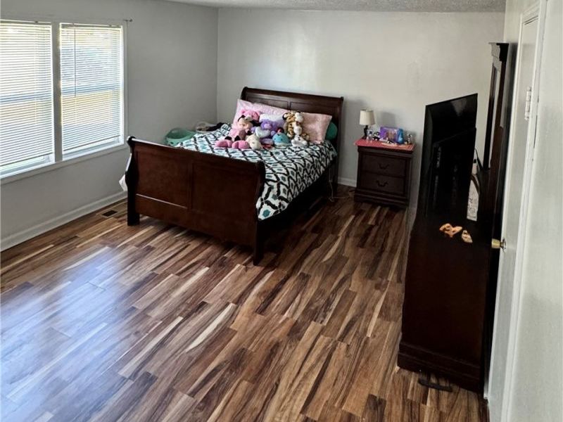 5696 Columbia Drive, Bedford Heights, OH 44146 Photo 6