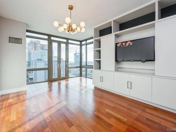 175 Huguenot Street , Unit 1605, New Rochelle, NY 10801