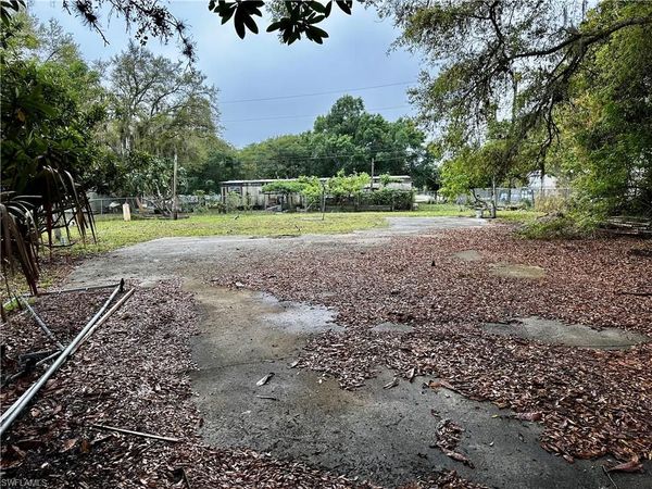 675 El Paso TRL , IMMOKALEE, FL 34142