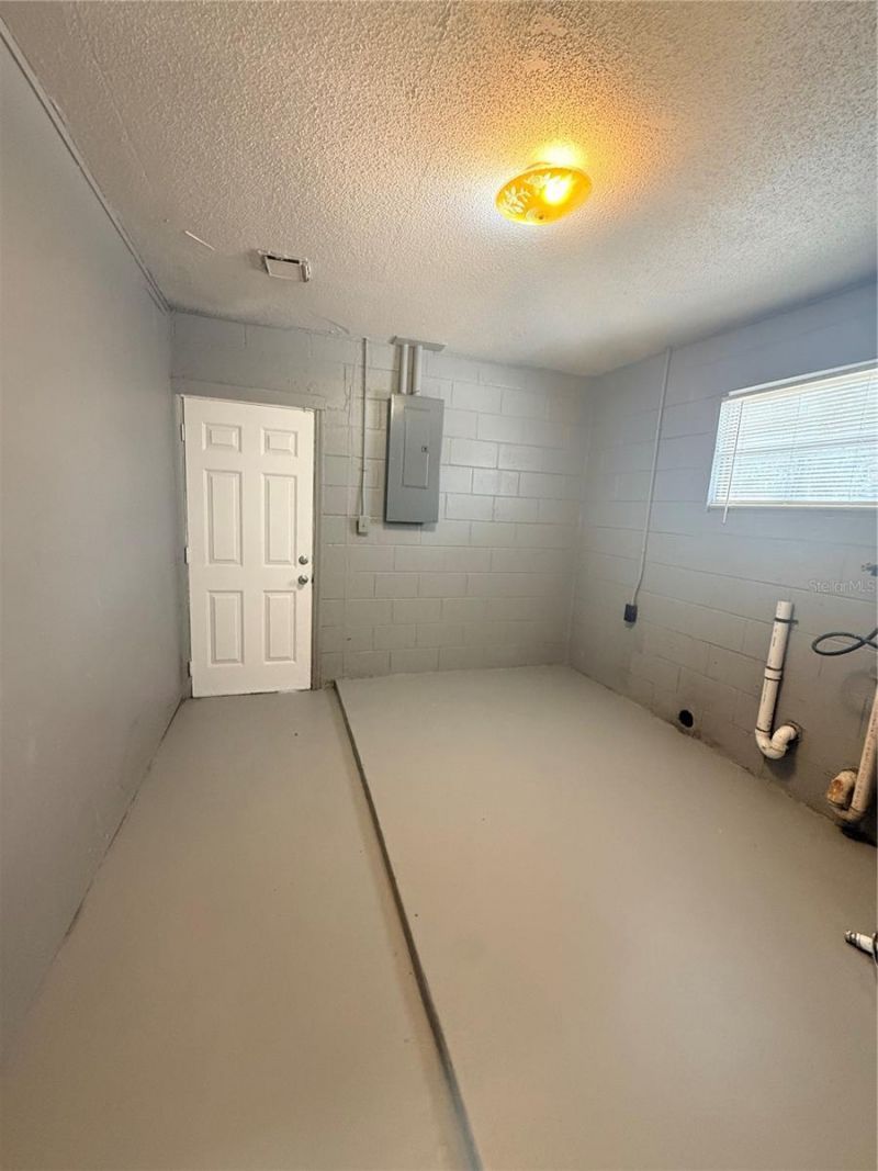 614 Larry Drive , Deland, FL 32724 Photo