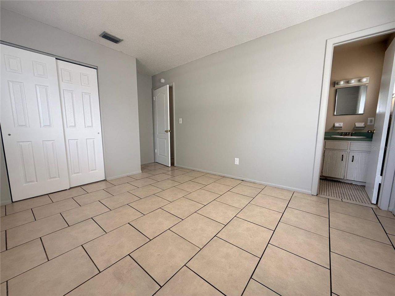 614 Larry Drive , Deland, FL 32724 Photo