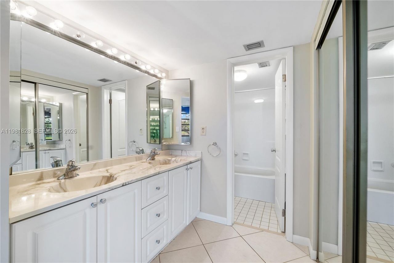 1101 Colony Point Cir , Unit 101, Pembroke Pines, FL 33026 Photo