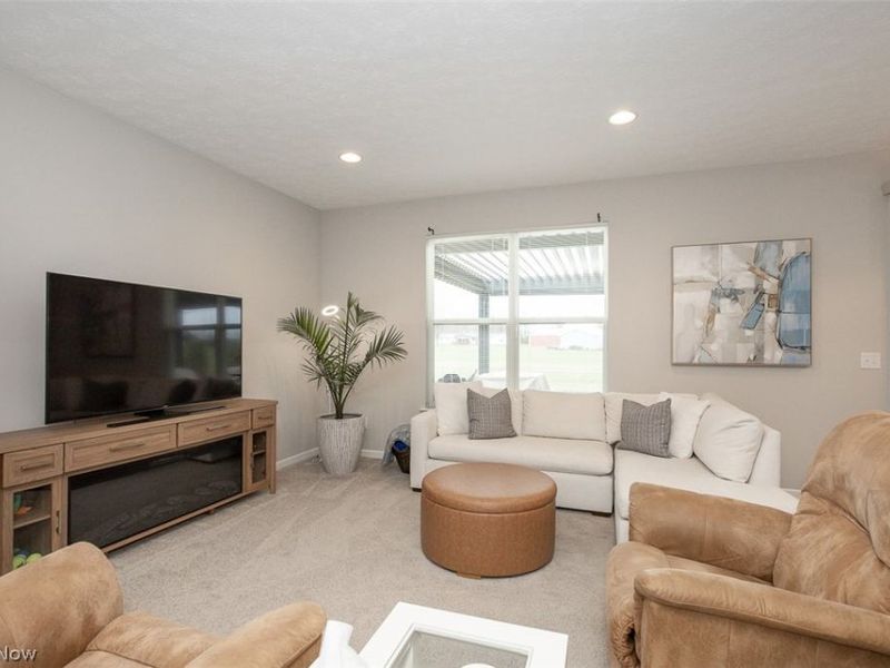 701 Cedar Crest Drive, Elyria, OH 44035 Photo 10