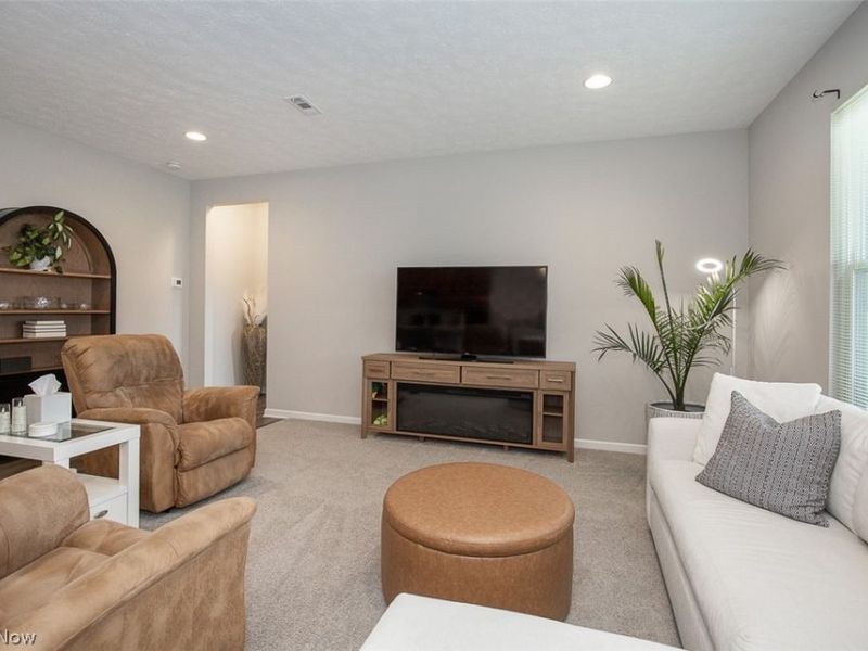 701 Cedar Crest Drive, Elyria, OH 44035 Photo 11