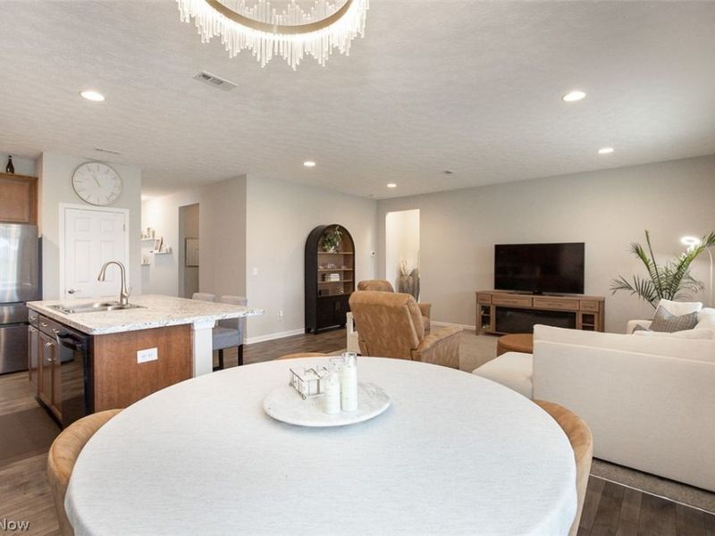 701 Cedar Crest Drive, Elyria, OH 44035 Photo 8