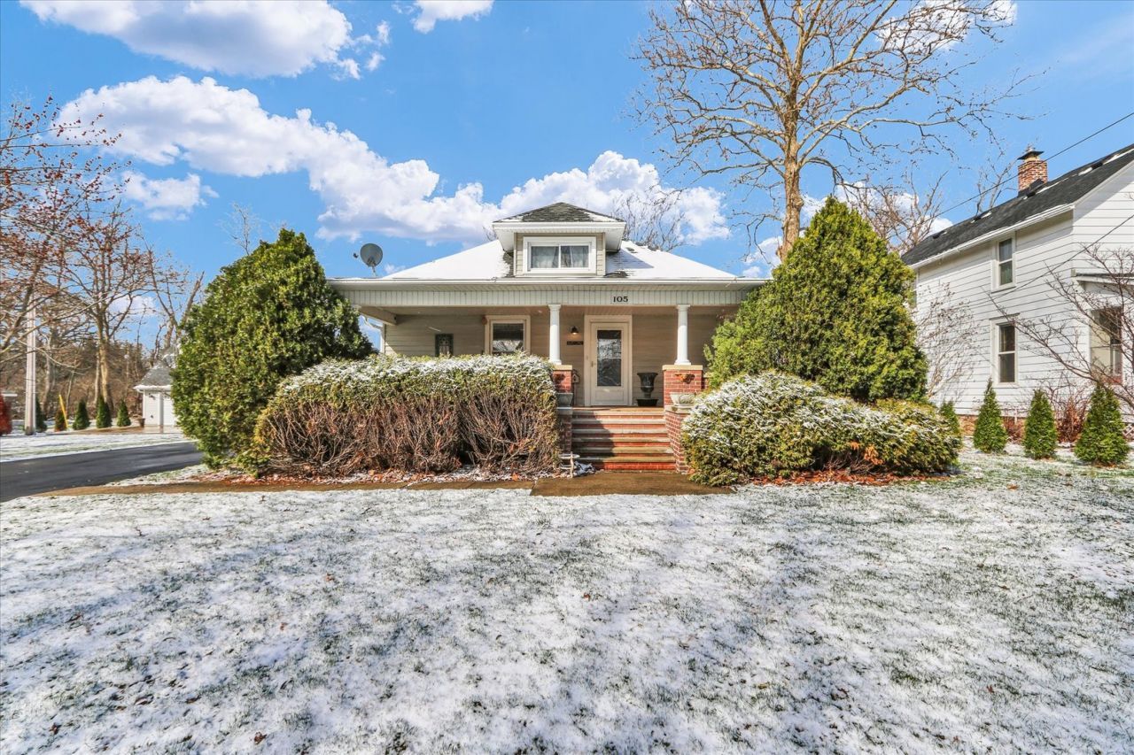 105 S Division Street, Mahomet, IL 61853 Main Photo