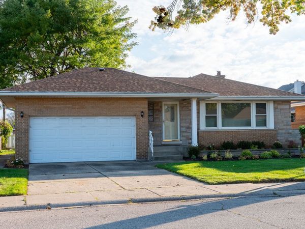 8537 W Sunnyside Avenue , Chicago, IL 60656