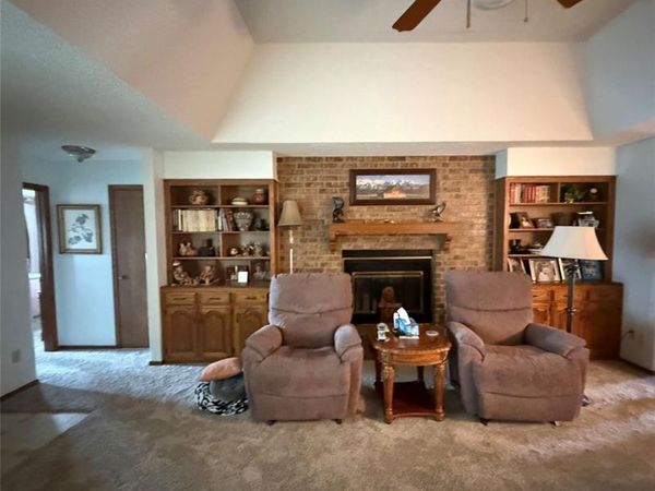 3216 Brookridge Street, Chickasha, OK 73018