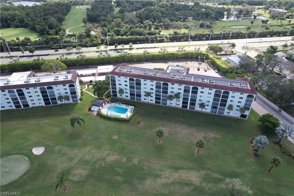 37 High Point Cir E, Unit 307, Naples, FL 34103 Photo