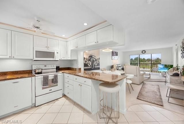 37 High Point Cir E, Unit 307, Naples, FL 34103 Photo