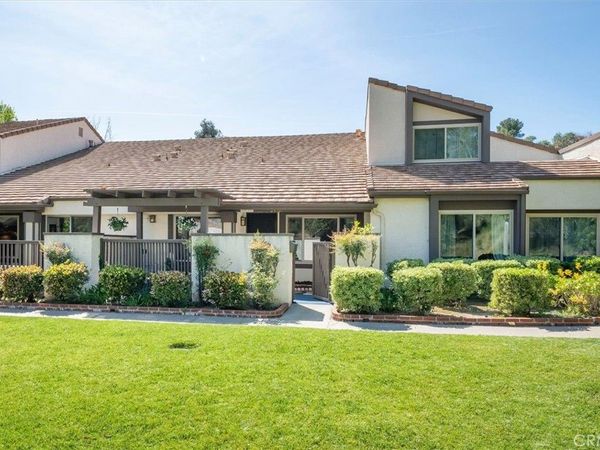 24785 Sand Wedge, Valencia, CA 91355