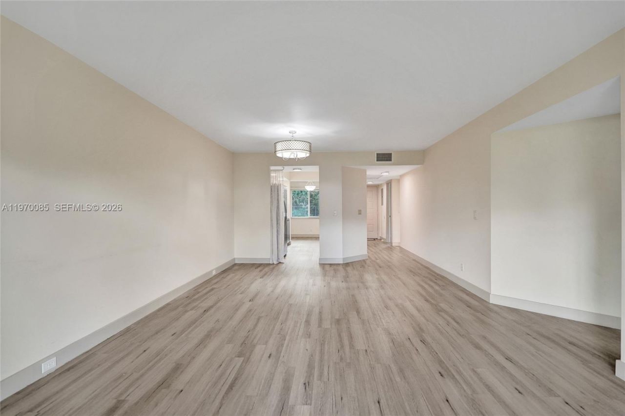 12750 SW 4th Ct, Unit 111J, Pembroke Pines, FL 33027 Photo
